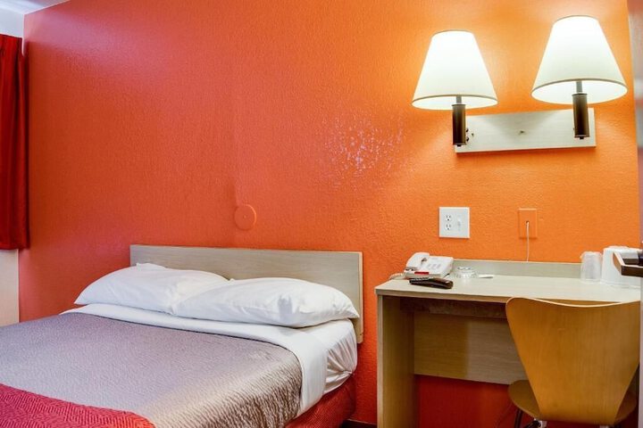 Room 14 of 29