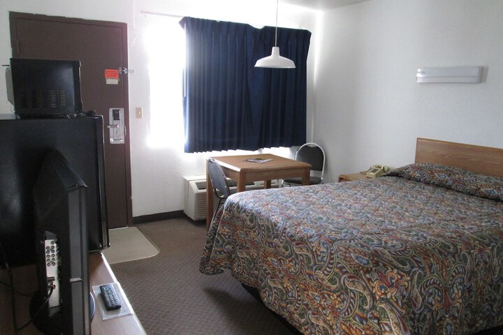 Room 9 of 27