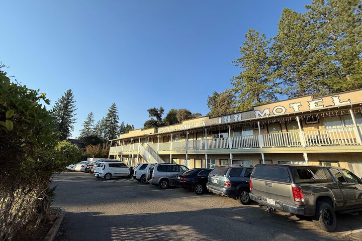 Columbia Inn Motel CA 49
