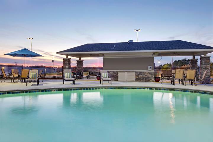 Pool 8 of 40