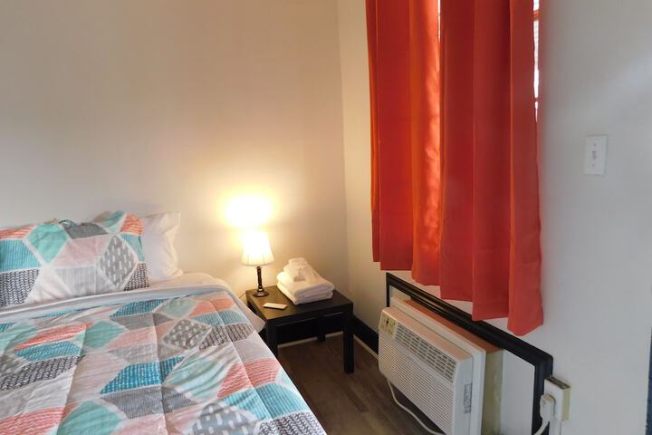 Room 18 of 27