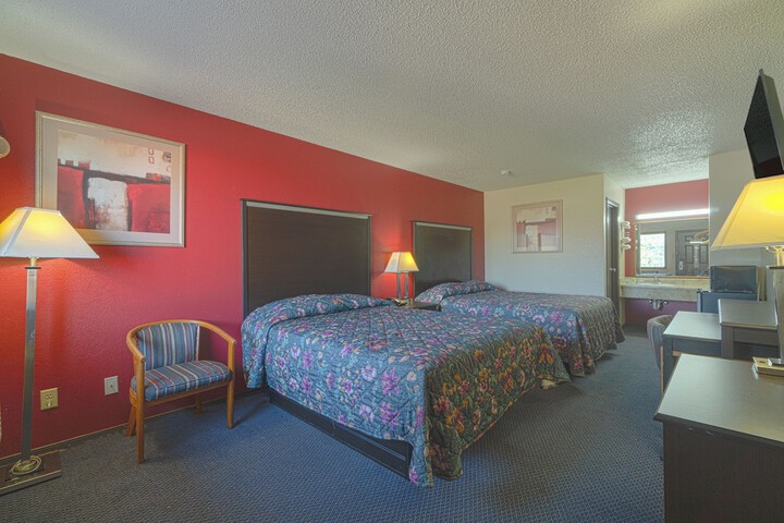Regency Inn & Suites by OYO Bay City TX