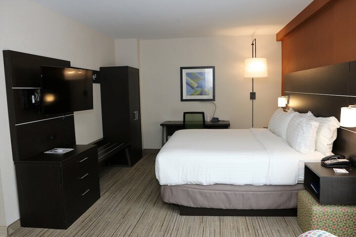 Room 7 of 25