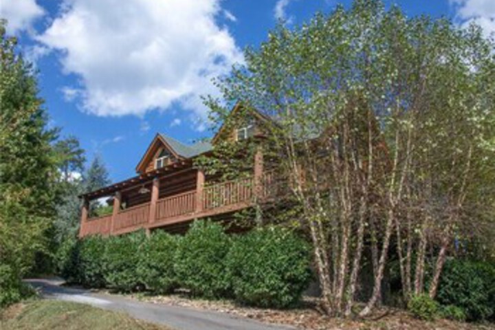 Longwalker Lodge 3 Bedrooms, Hot Tub, Game Room, Sleeps 9