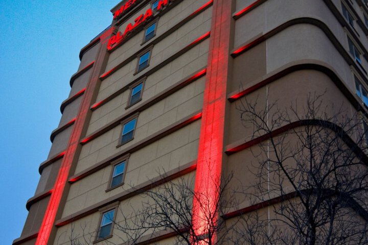 Meadowlands Plaza Hotel