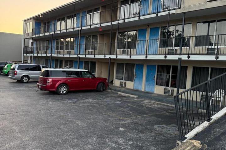 Lakeview Inn