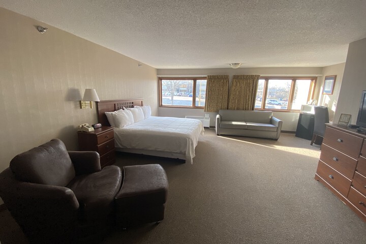 Room 27 of 38