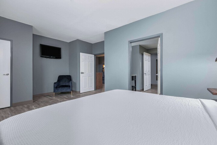 Room 14 of 43