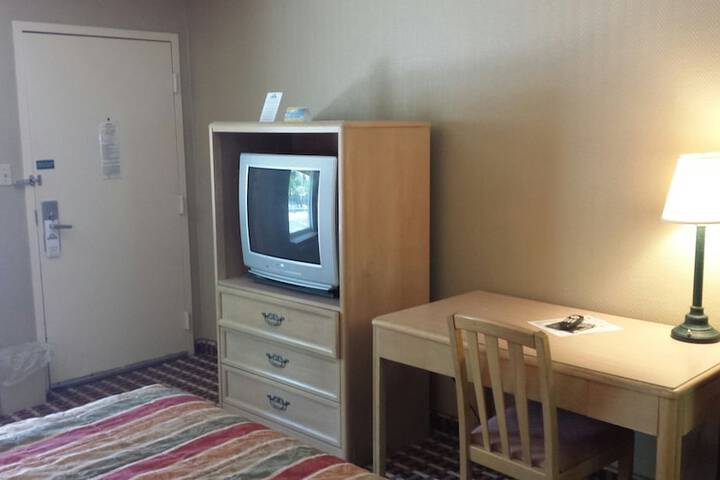 Room 8 of 26