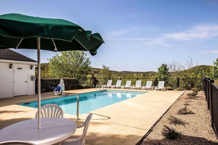 Pool 4 of 24