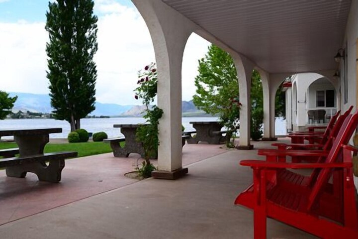 Sandy Beach Suites