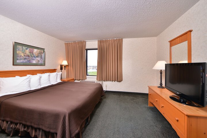 Room 13 of 32