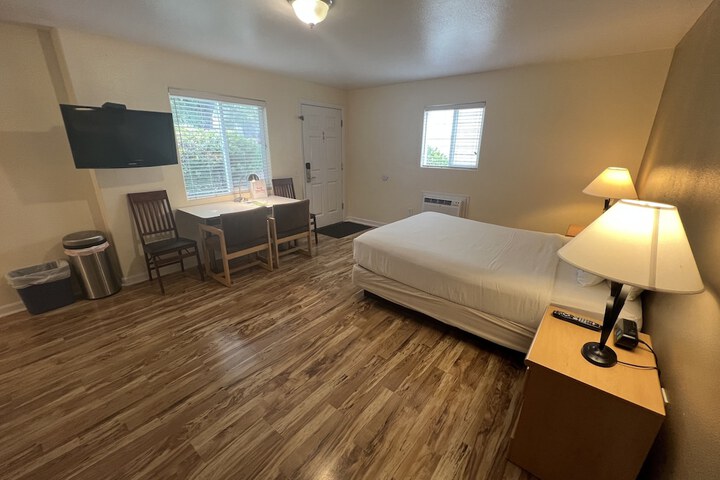 Room 123 of 173