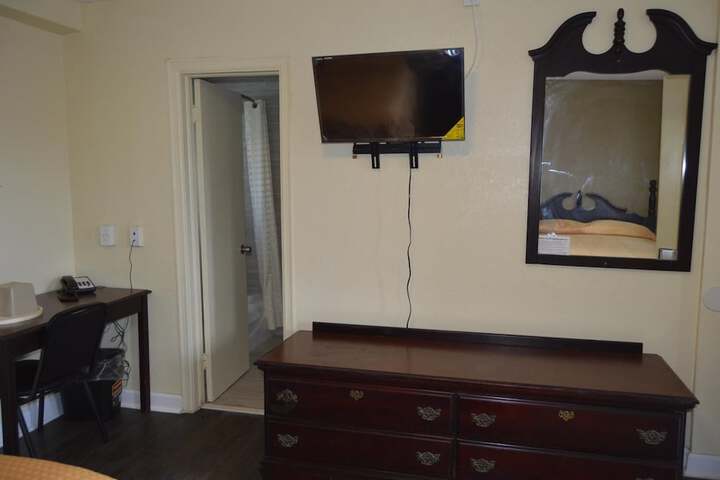 Room 13 of 21