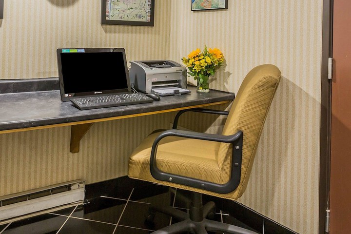 Business Center 37 of 37