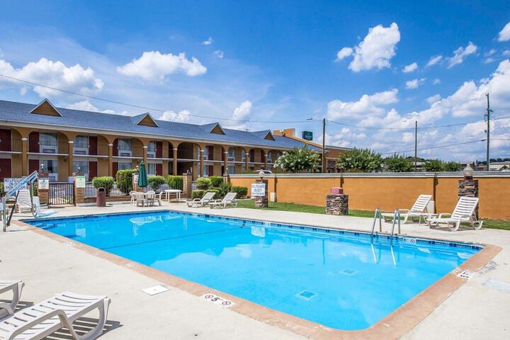 Pool 8 of 37