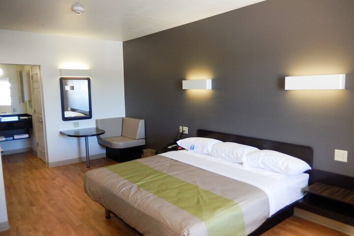 Room 17 of 22