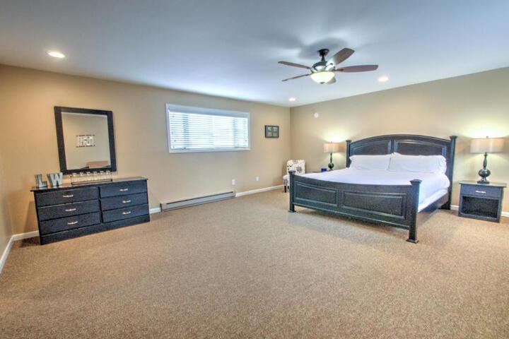 East Shore Lodging