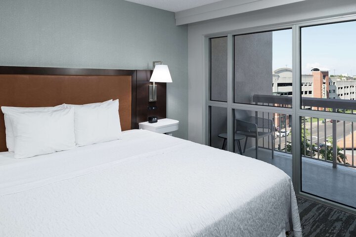 Hampton Inn & Suites Memphis-Beale Street