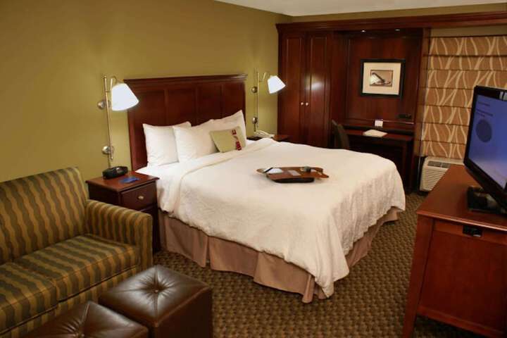 Room 34 of 43