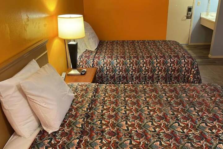 Room 18 of 22