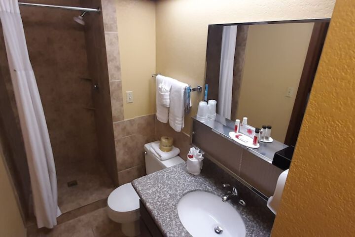 Room 28 of 28