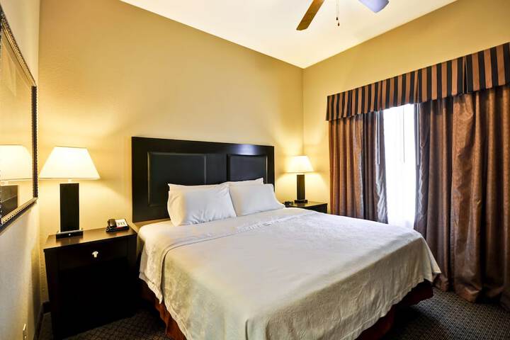 Room 21 of 38