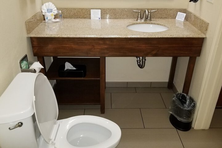 Comfort Inn & Suites Lakeside