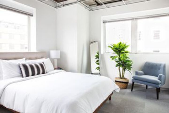 Artsy 2BR in C.B.D. by Sonder