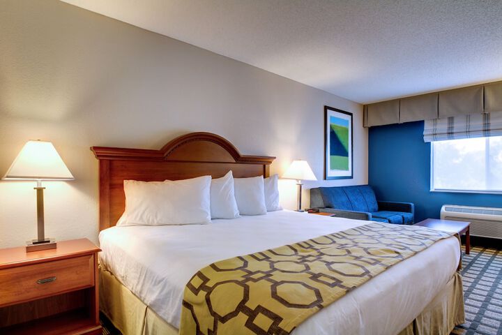 Baymont by Wyndham Galesburg