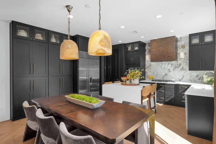 atmarbella Lane - Stylish Dream Home in RMV w / Pool