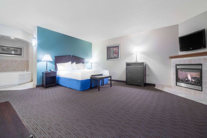 Room 37 of 43