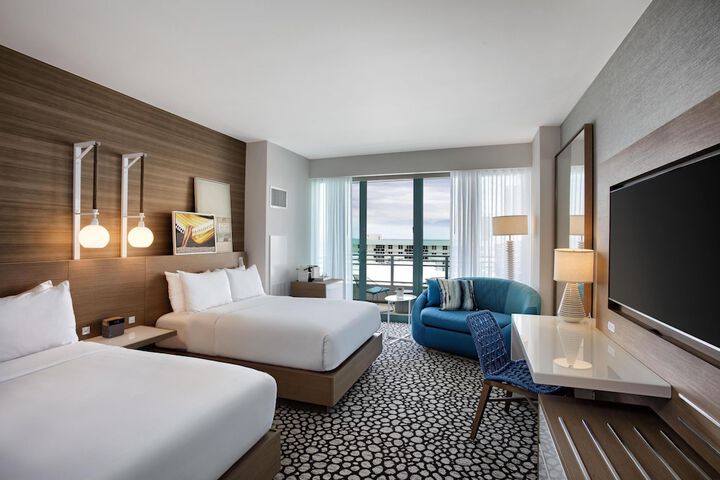 Signia by Hilton Diplomat Beach Resort