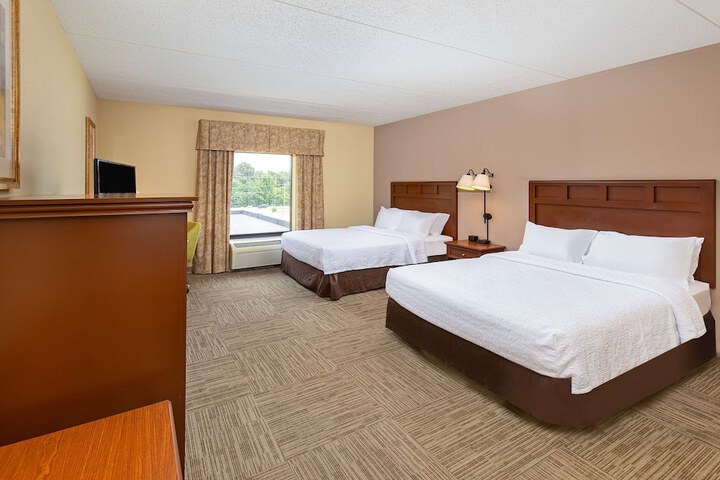 Room 32 of 45