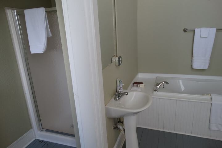 Room 21 of 69