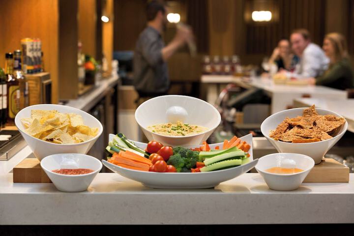 Dining 78 of 103