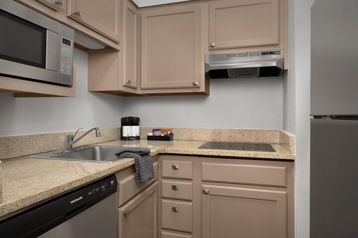 Homewood Suites by Hilton Raleigh / Cary