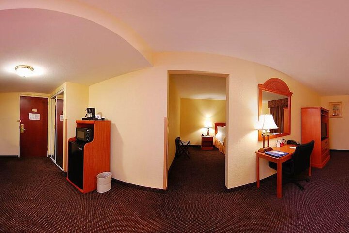 Room 17 of 44