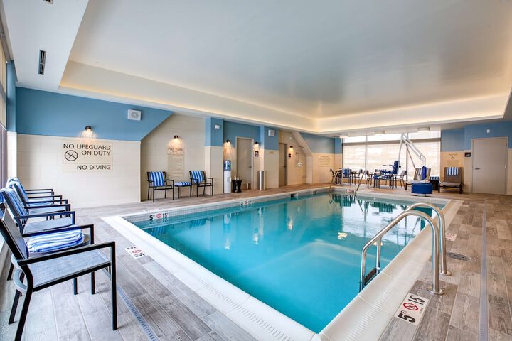 Hampton Inn & Suites Boston / Waltham