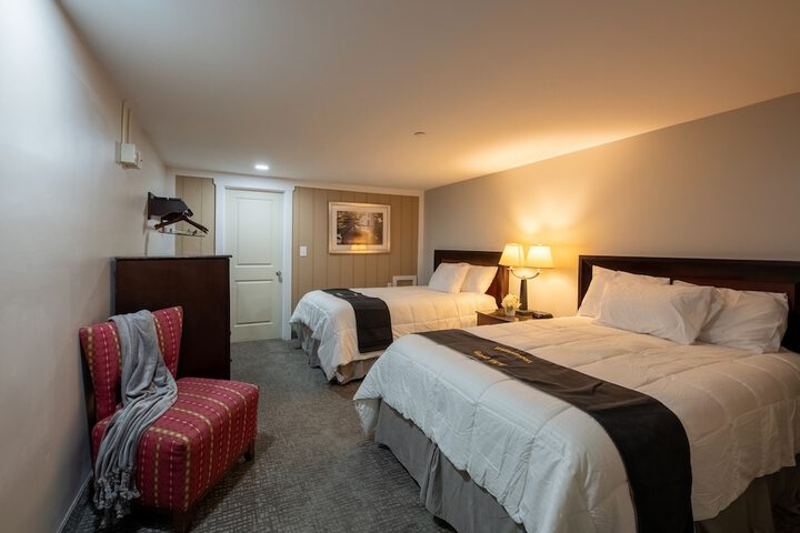 Room 9 of 16