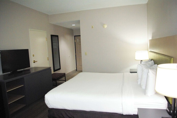 Room 38 of 61