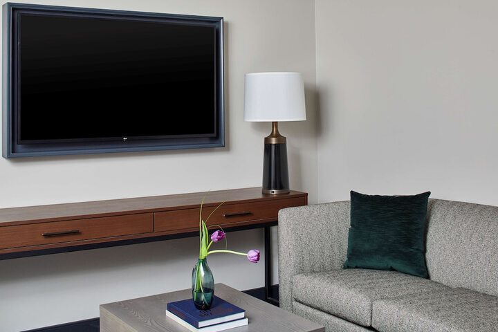Cumberland House Knoxville Tapestry Collection by Hilton