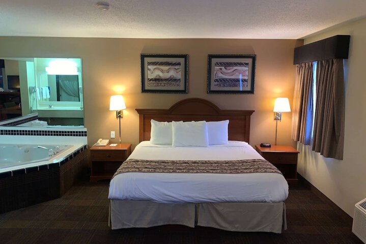 Room 4 of 19