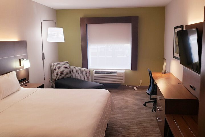 Room 30 of 47