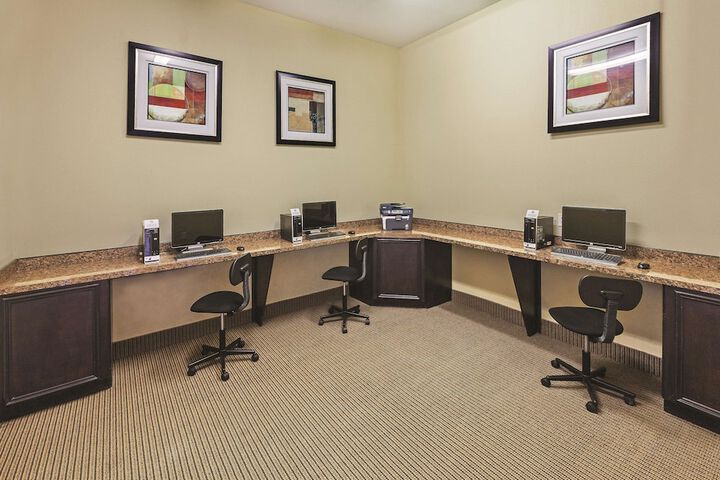 Business Center 33 of 33