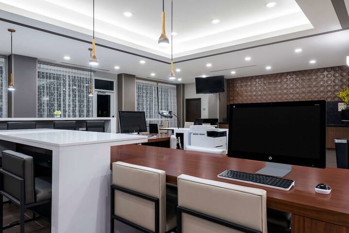 Business Center 54 of 54