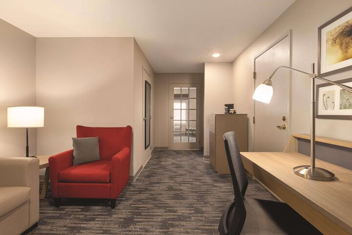 Country Inn & Suites by Radisson Madison, WI