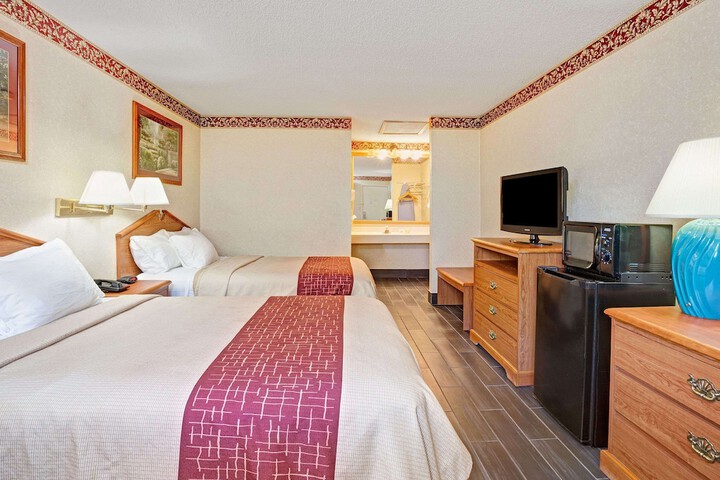 Room 13 of 20