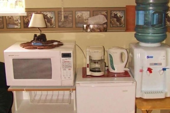 Silvern Lake Trail Bed & Breakfast