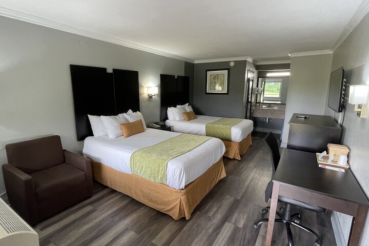 Room 7 of 10